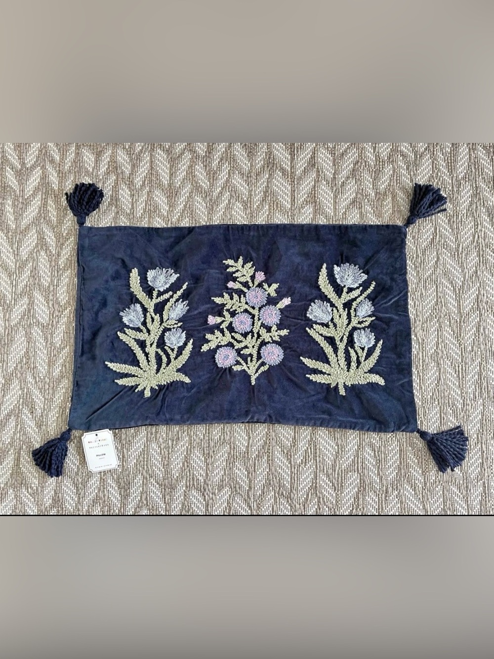 One Roller rabbit, Navy floral Velvet pillow cover 16 x 26 pottery barn NWT